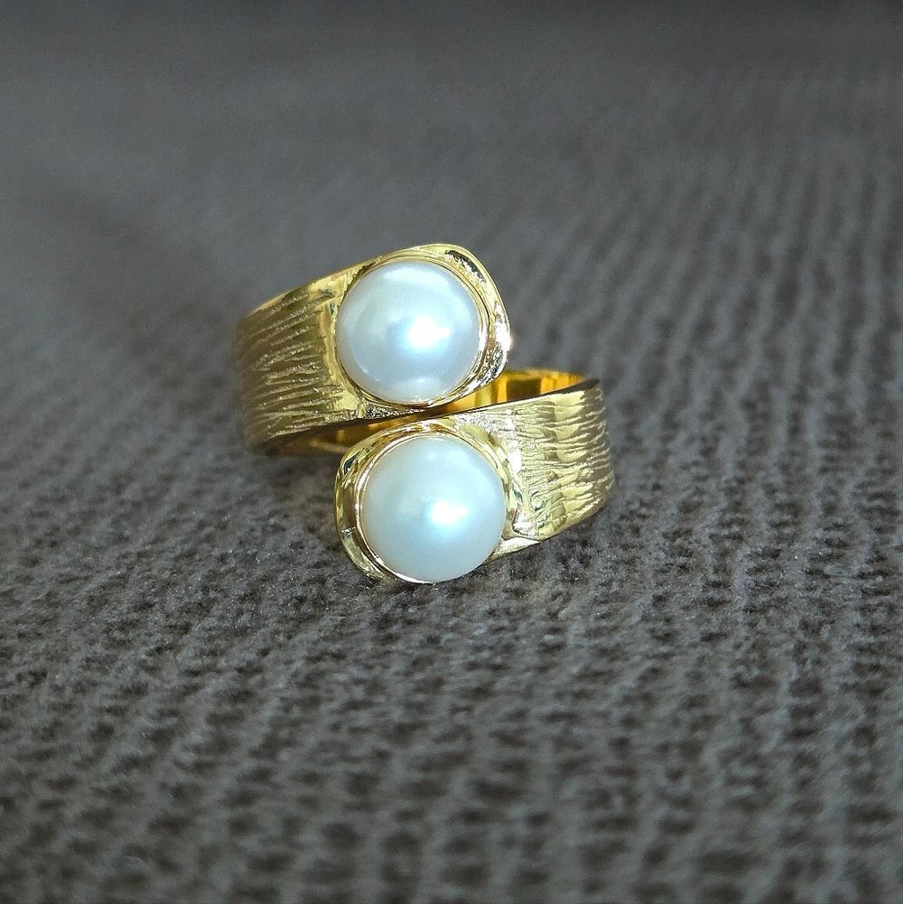 Shivam Freshwater Pearl Bypass Ring💍 - NWT